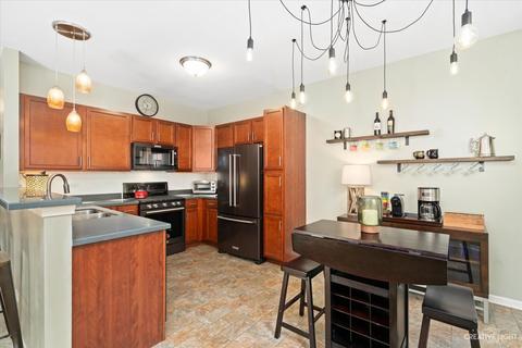 207 Garden Dr, Elgin, IL 60124 photo 7