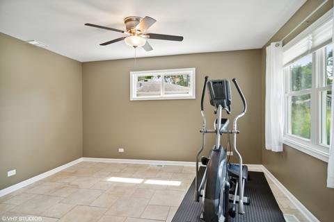 625 Ash Rd, Hoffman Estates, IL 60169 photo 5
