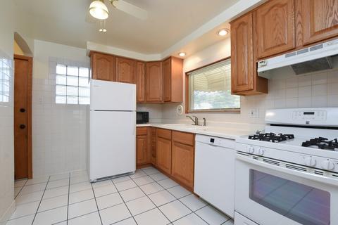 3925 Maple Ave, Brookfield, IL 60513 photo 10