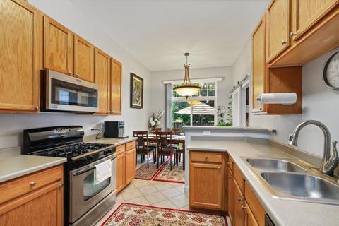 3327 Rosecroft Ln, Naperville, IL 60564 photo 8