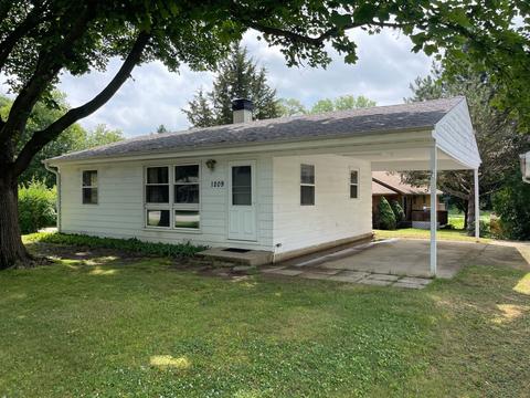 1209 Sunset Dr, Holiday Hills, IL 60051 photo 1