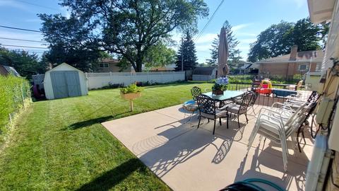 171 Lance Dr, Des Plaines, IL 60016 photo 2