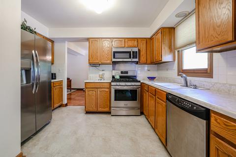 860 Roaring Brook Ln, Algonquin, IL 60102 photo 10