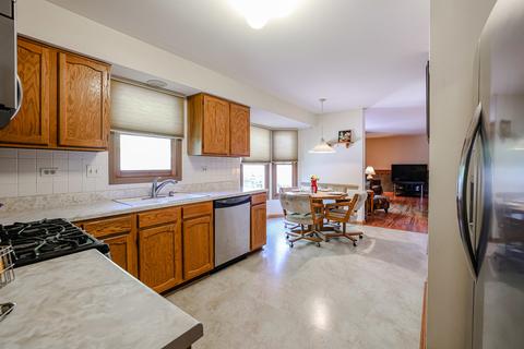860 Roaring Brook Ln, Algonquin, IL 60102 photo 8