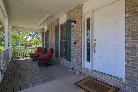 860 Roaring Brook Ln, Algonquin, IL 60102 photo 3