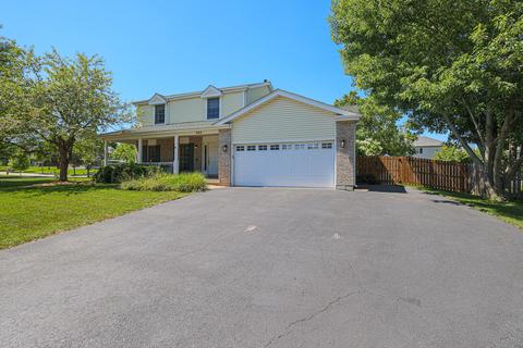 860 Roaring Brook Ln, Algonquin, IL 60102 photo 2