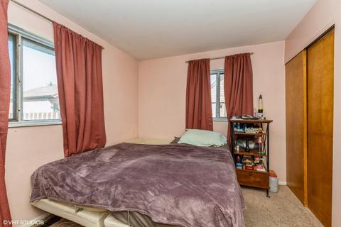 6846 Olympic Dr, Bridgeview, IL 60455 photo 8