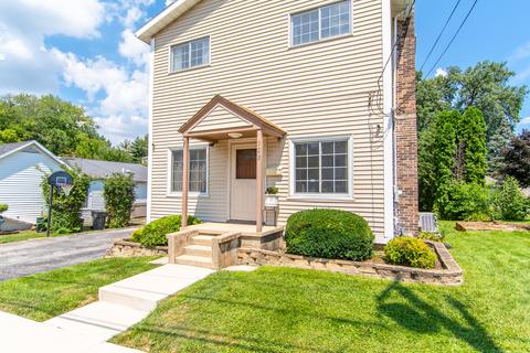 308 E 18th St, Lockport, IL 60441 photo 2
