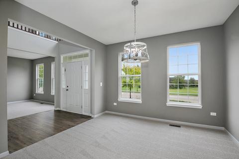 606 Donegal Dr, Elgin, IL 60124 photo 3