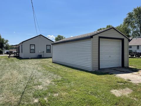 755 E Broadway St, Bradley, IL 60915 photo 16