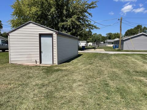 755 E Broadway St, Bradley, IL 60915 photo 15