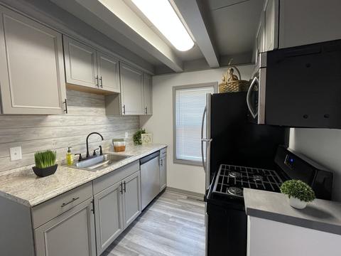 755 E Broadway St, Bradley, IL 60915 photo 8