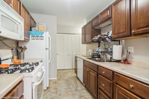 1801 Raleigh Ln, Hoffman Estates, IL 60169 photo 6