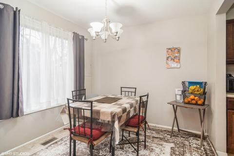 1801 Raleigh Ln, Hoffman Estates, IL 60169 photo 8