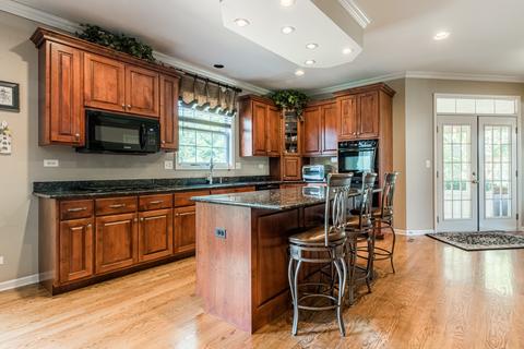 1016 Auburn Ln, Bartlett, IL 60103 photo 8