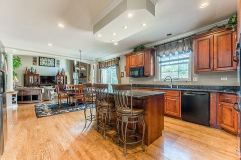 1016 Auburn Ln, Bartlett, IL 60103 photo 9