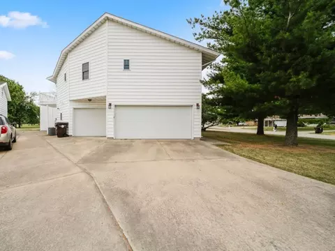 1524 Golfview Rd, Rantoul, IL 61866