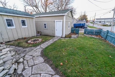 814 E Taylor St, Bloomington, IL 61701 photo 37