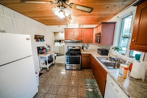 814 E Taylor St, Bloomington, IL 61701 photo 7