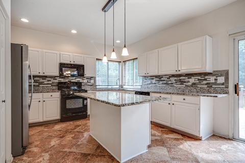 185 Aberdeen Dr, Algonquin, IL 60102 photo 12