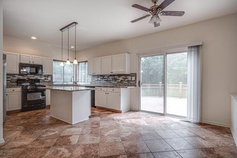 185 Aberdeen Dr, Algonquin, IL 60102 photo 10