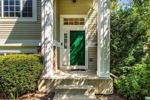 1759 Sienna Ct, Wheeling, IL 60090 photo 2