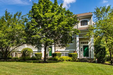 1759 Sienna Ct, Wheeling, IL 60090 photo 1
