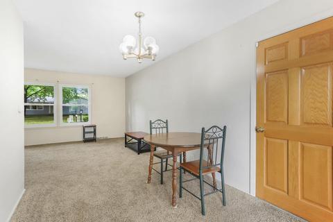 1902 Winchester Dr, Champaign, IL 61821 photo 6