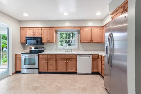 1902 Winchester Dr, Champaign, IL 61821 photo 9