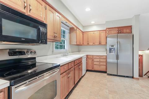 1902 Winchester Dr, Champaign, IL 61821 photo 8