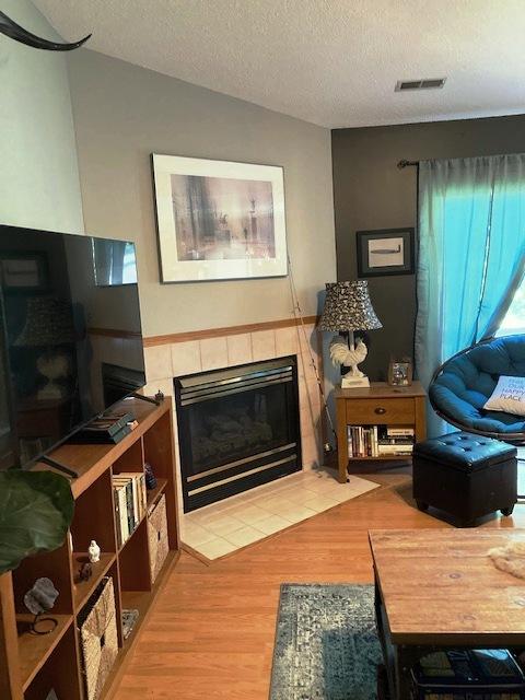 1945 Matthew Ct #D, Elgin, IL 60123 photo 3