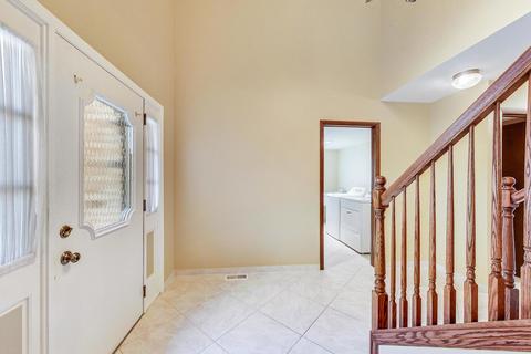 539 Tracy Ter, Des Plaines, IL 60016 photo 3