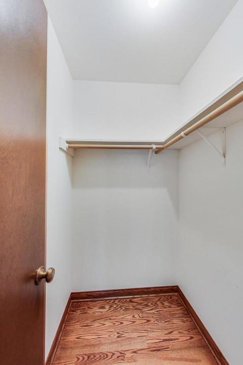 539 Tracy Ter, Des Plaines, IL 60016 photo 16