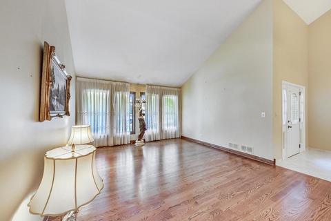 539 Tracy Ter, Des Plaines, IL 60016 photo 5