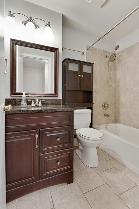 1231 Bunker Hill Ct #E, Wheaton, IL 60189 photo 17