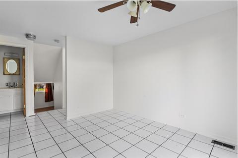 9275 Dee Rd, Des Plaines, IL 60016 photo 9