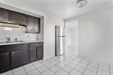 9275 Dee Rd, Des Plaines, IL 60016 photo 12
