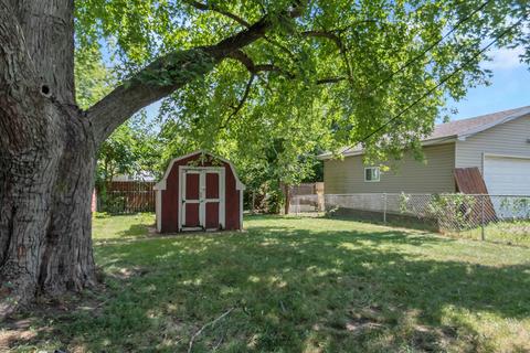 300 S Hillcrest Ave, Kankakee, IL 60901 photo 4