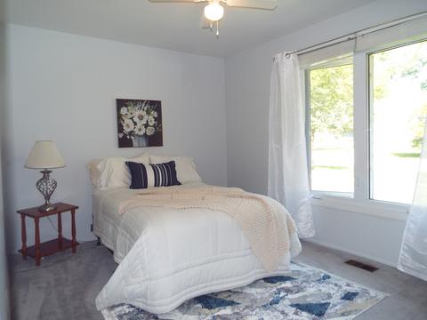 1325 Newcastle Ln, Hoffman Estates, IL 60169 photo 9
