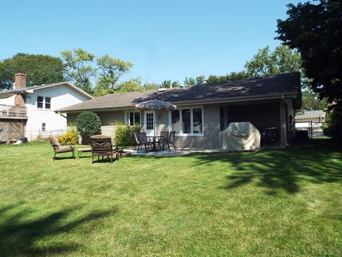 1325 Newcastle Ln, Hoffman Estates, IL 60169 photo 14