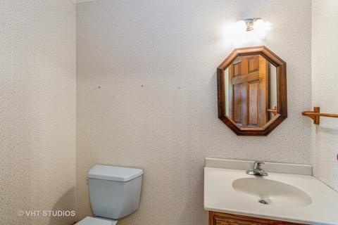 329 S Commonwealth Ave, Elgin, IL 60123 photo 10