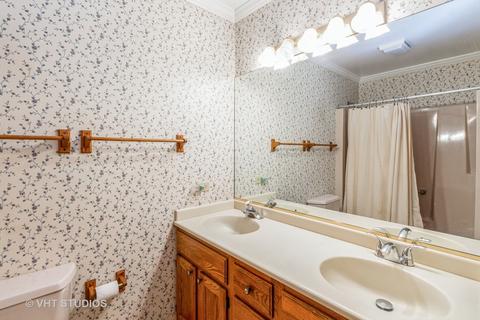 329 S Commonwealth Ave, Elgin, IL 60123 photo 16