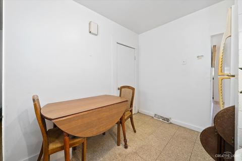 339 Ryerson Ave, Elgin, IL 60123 photo 9