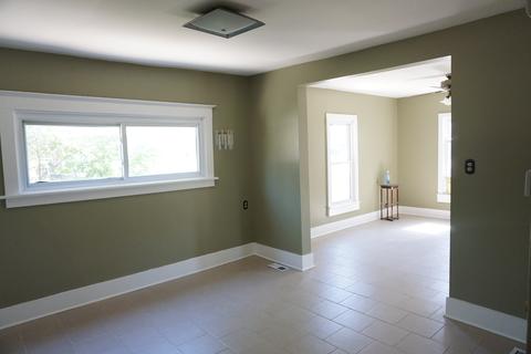 916 E Benton St, Aurora, IL 60505 photo 8