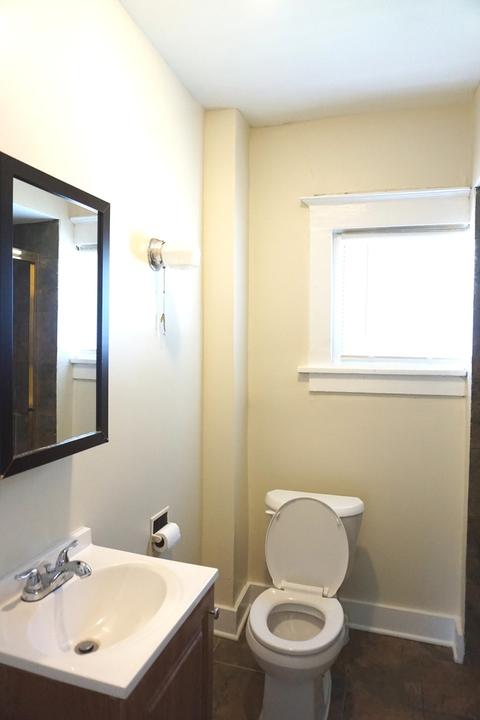 916 E Benton St, Aurora, IL 60505 photo 11