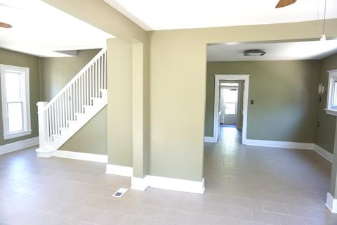 916 E Benton St, Aurora, IL 60505 photo 9