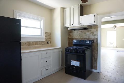 916 E Benton St, Aurora, IL 60505 photo 17