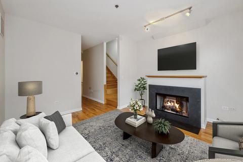 320 E 17th St, Chicago, IL 60616 photo 3