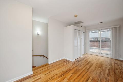 320 E 17th St, Chicago, IL 60616 photo 23