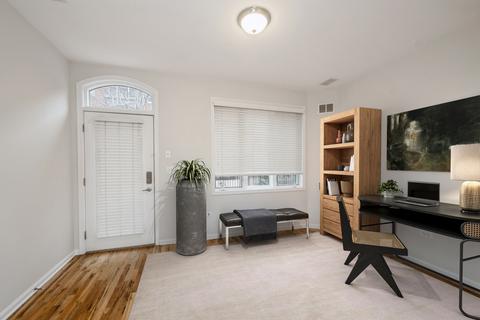 320 E 17th St, Chicago, IL 60616 photo 6